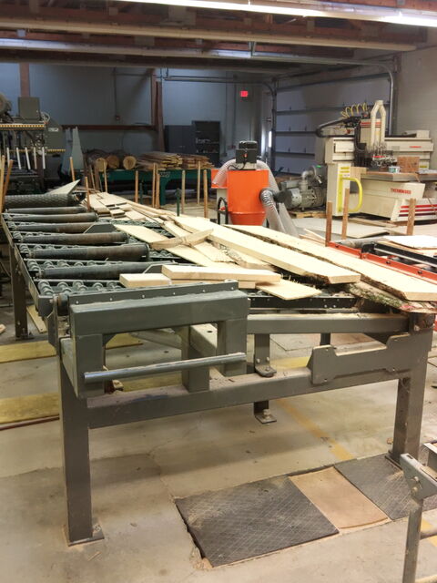 Wood-mizer #LT300, sawmill, w/ Twin Blade Edger, log deck, 300 hours, 2006 - Image 8