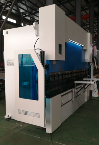 125 Ton, Maq #WE67K-125X3200, Hydraulic Press Brake, 10' overall, Delem DA58T, 102.3" between housing, 12.6" - Image 1