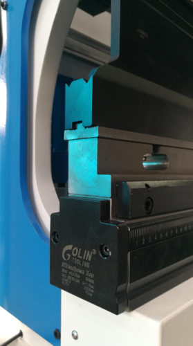 125 Ton, Maq #WE67K-125X3200, Hydraulic Press Brake, 10' overall, Delem DA58T, 102.3" between housing, 12.6" - Image 3
