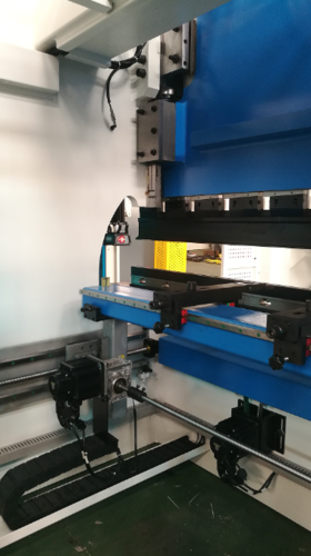 125 Ton, Maq #WE67K-125X3200, Hydraulic Press Brake, 10' overall, Delem DA58T, 102.3" between housing, 12.6" - Image 5