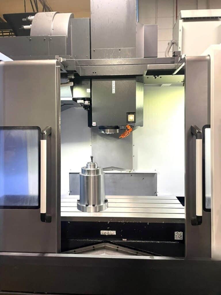 DN Solutions #DNM-5700, CNC vertical machining center, 41" X, 22" Y, 20" Z, 12000 RPM, 25 HP, CAT-40, 30 - Image 3