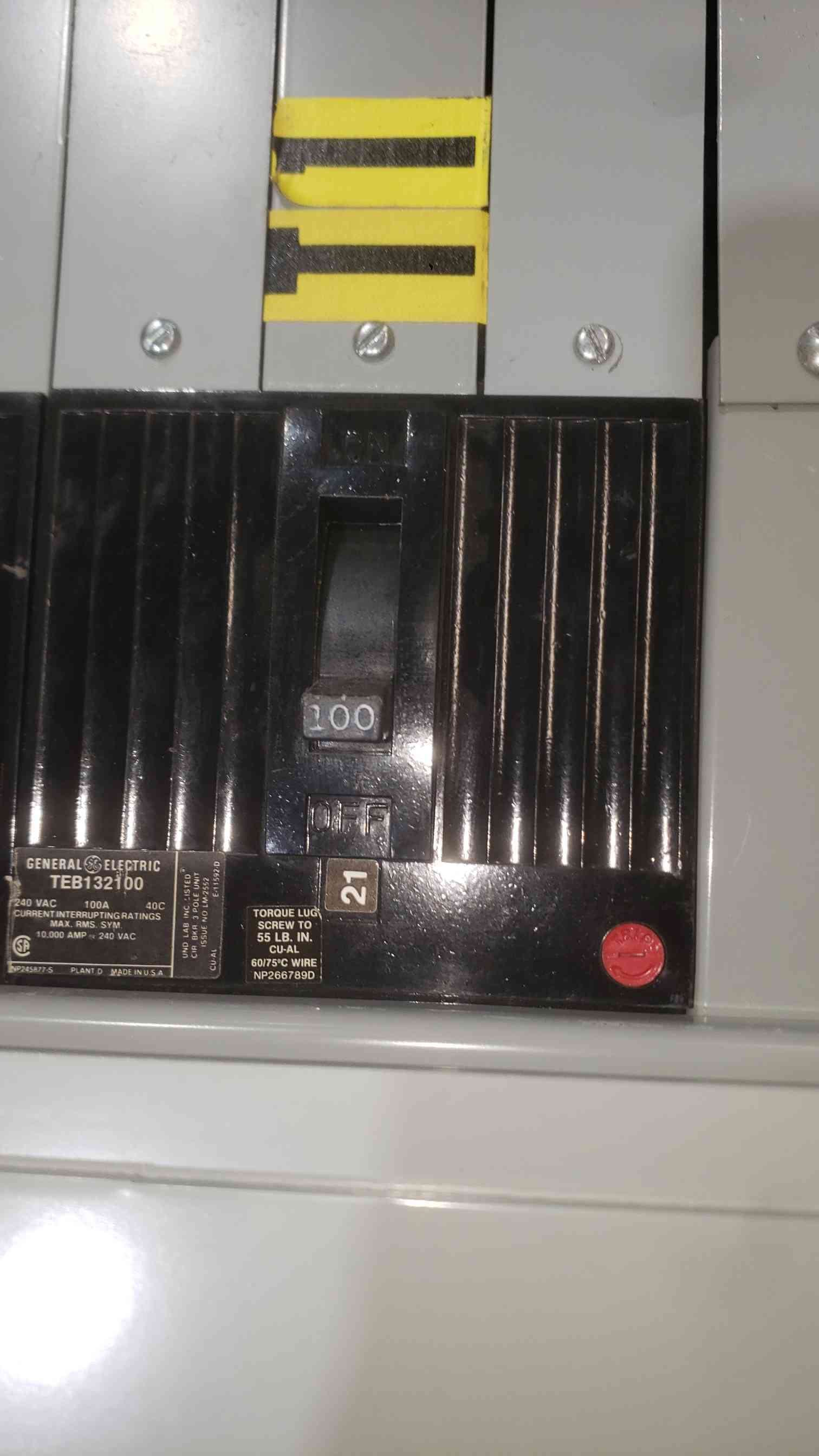 600 Amp. General Electric, CCB PP-12, Column Width Panelboard, 208Y/120 Volts, 3 Phase, 4 Wire - Image 4
