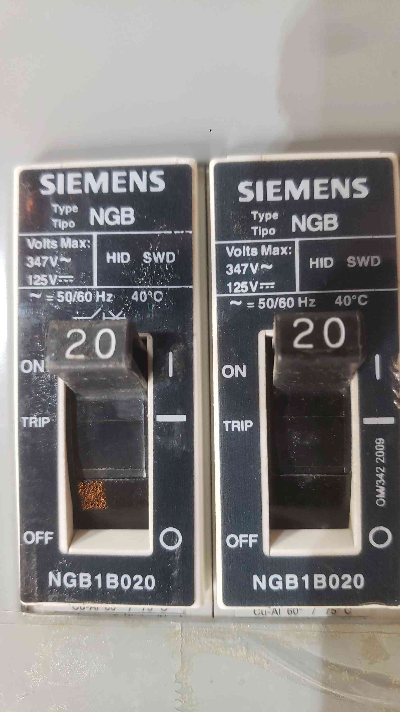 Siemens SB3, Switchboard, 45 KVA Transformer, P1 Panelboard, NGB Breakers, 480 Volts, 3 Phase, 2010 - Image 8