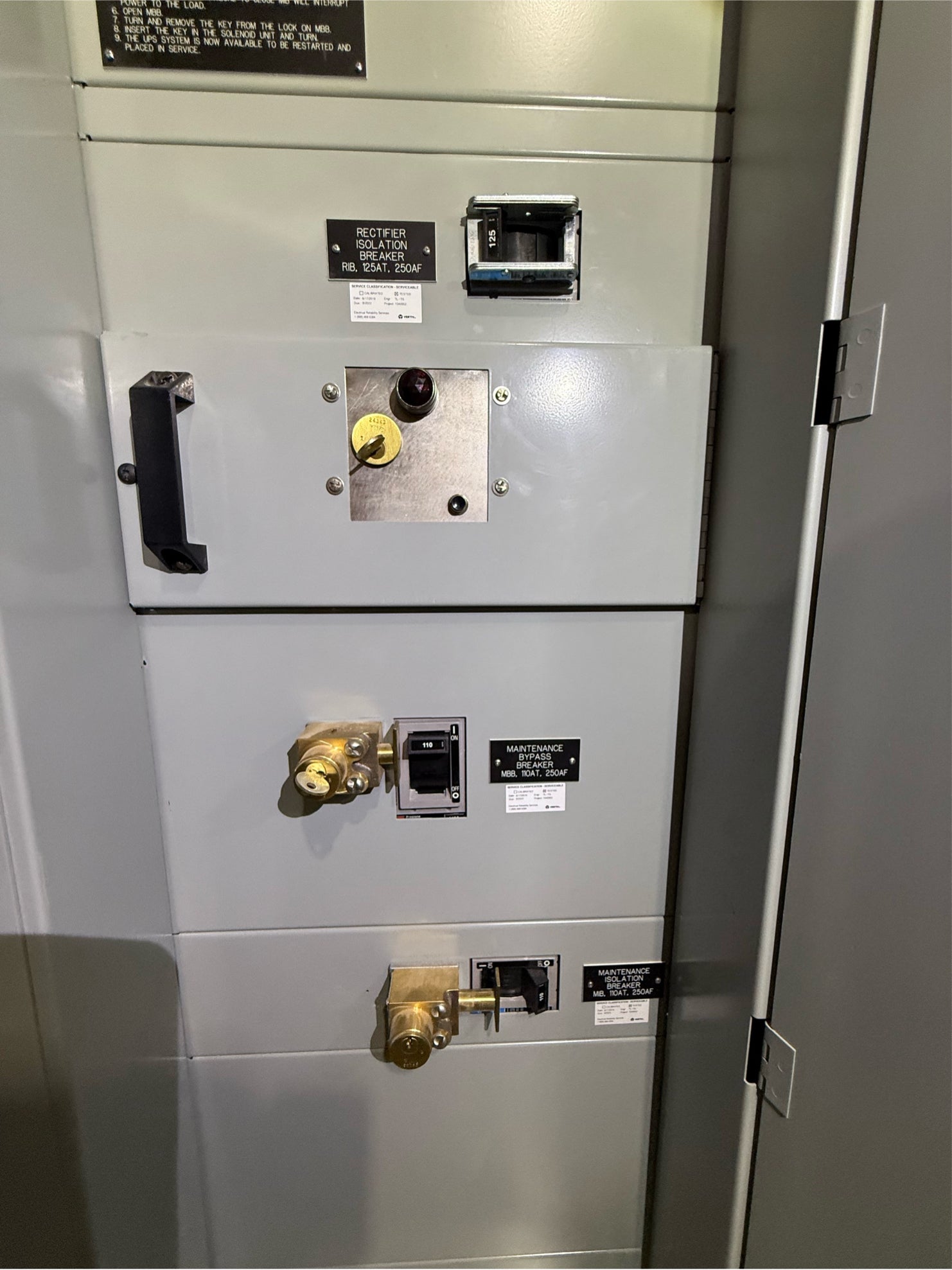 Siemens, Maintenance Bypass Panel, MBP, (3) 400A Breakers, Kirk Key, 480/277 Volts - Image 2