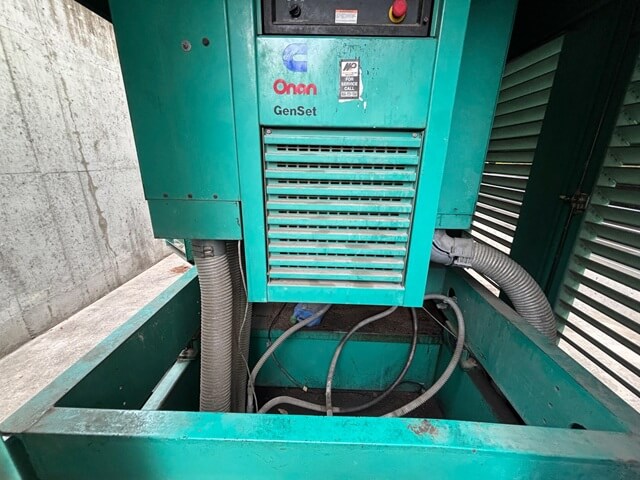 600 KW Cummins #DFGB-4955005, Diesel Generator, 805 HP, VTA28-G5 Engine, weatherproof enclosure, 632 hours - Image 6