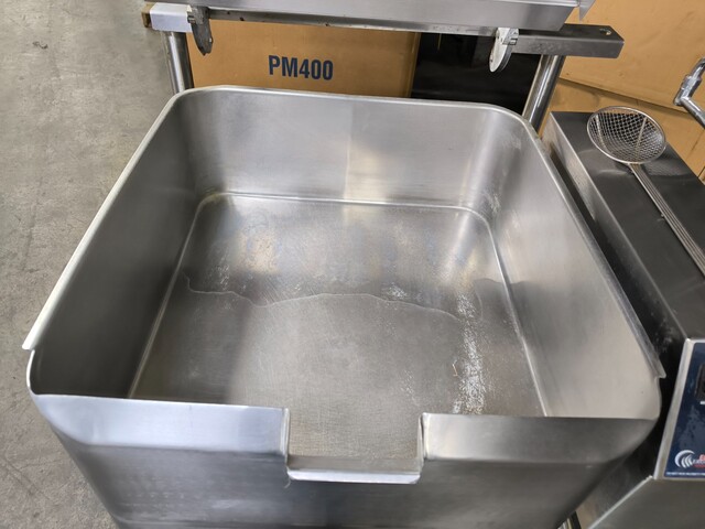 Groen #BPP-30E, Tilt Skillet, 11.5 kW, 208 VAC, 3PH, AS IS - Image 3