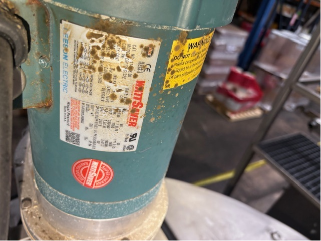 1775 gallon Stainless Steel tank W/ Mixer for sale - Image 5