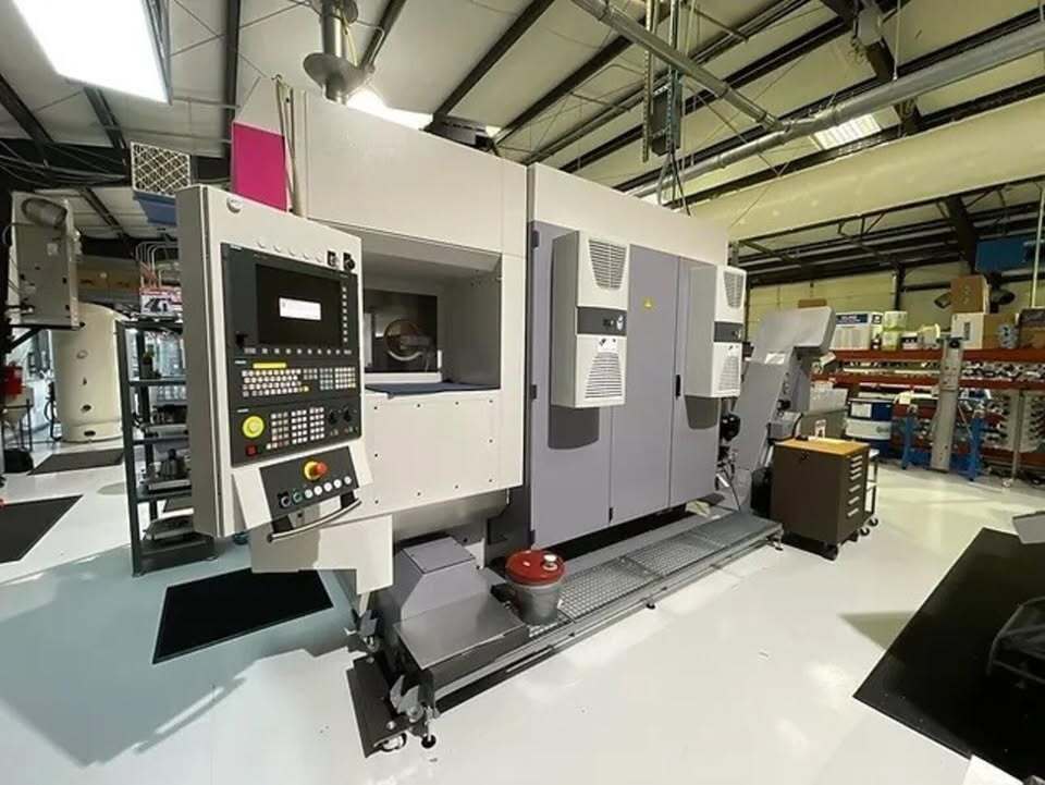Stama #MC533, 5-Axis Vertical Machining Center, 25" X, 15" Y, 15" Z, 25 HP, 12000 RPM, 72 automatic tool - Image 2
