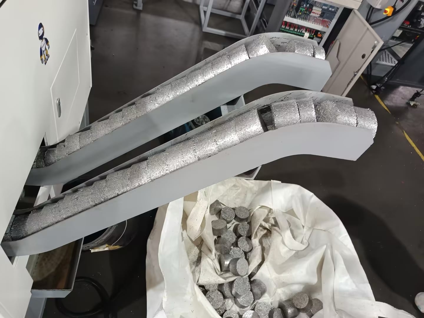 Enerpat Automatic Metal Chip Briquetting Line -Briquetter + Chip Wringer, 3-5% Residual Oil, In Stock USA - Image 10