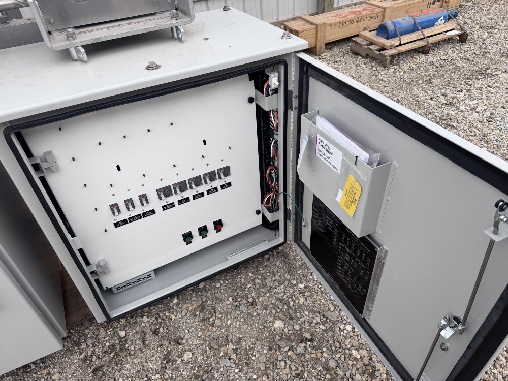 3000 Amps, Hitachi, service factor 6 SF6, Power Circuit Breaker/72.5 KV/72PM40-30SD, new - Image 1