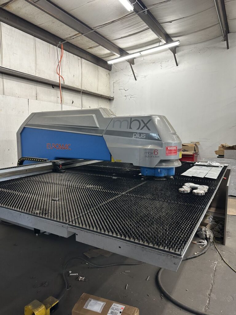 30 Ton, Euromac #MBX-6-Plus, multitool CNC turret punch, 3 bidirectional automatic index stations, 2016 - Image 2