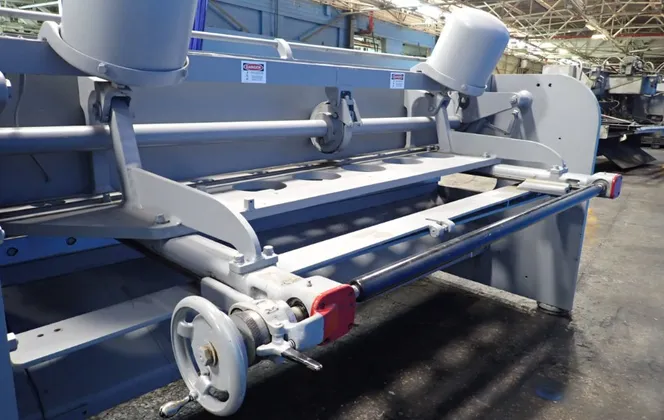10.4' Cincinnati #1410, Shear, 6 HP, 1620 RPM, 220/440 V. - Image 10