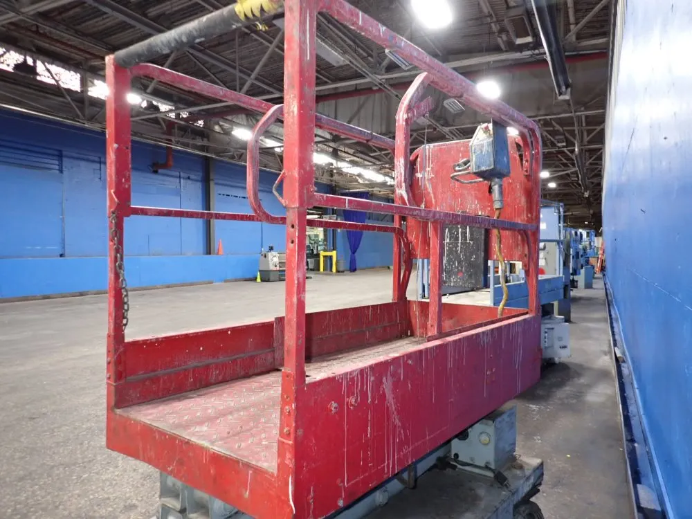 Scissor Lift, 26" x 66" Platform - Image 7