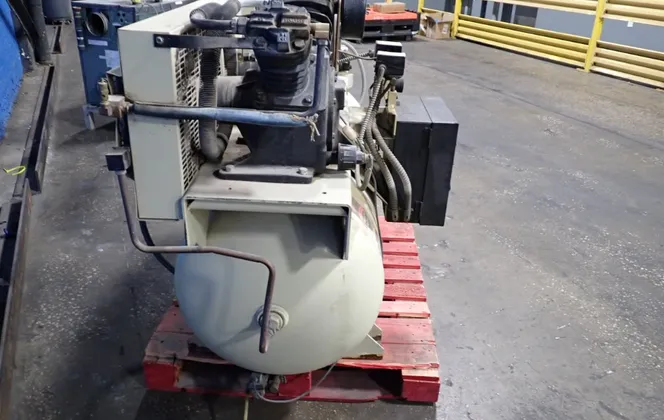 33.6 cfm, 175 psig, Ingersoll-Rand #2-2475E5-P, Air Compressor, 120 gallon Tank, 3 & 5 HP, 1465/1750 RPM - Image 2