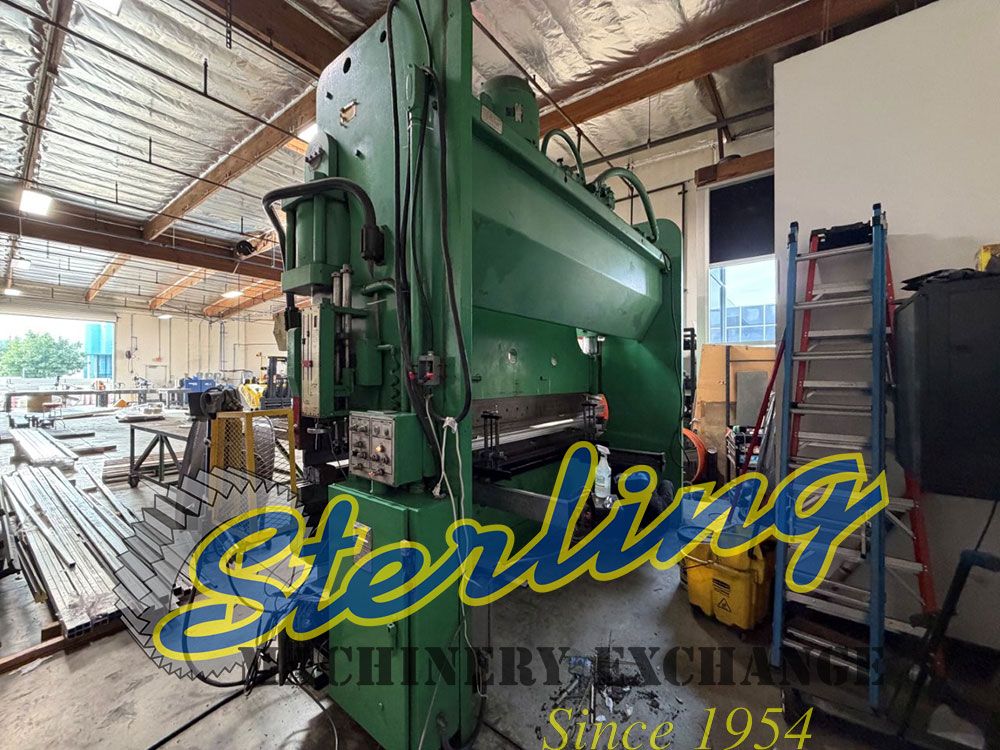 230 Ton, Cincinnati #230CB10, CNC hydraulic press brake, 12' overall, 10" stroke, 8" throat, 17" open - Image 4