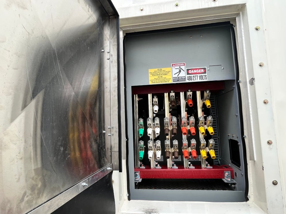 1250 KW Caterpillar #3512TA, Mounted in Fully Customized 40' ISO Sound Attenuated Container - Image 6