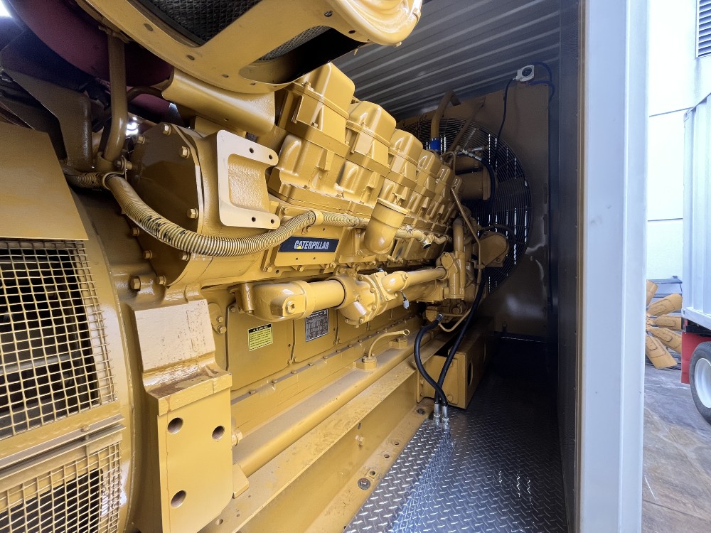 1250 KW Caterpillar #3512TA, Mounted in Fully Customized 40' ISO Sound Attenuated Container - Image 8