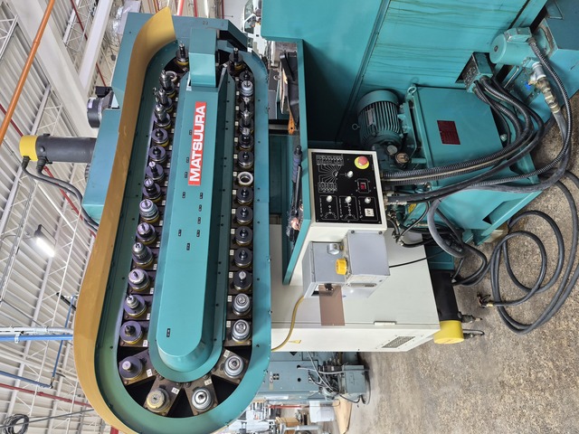Matsuura #MC-1000V5, CNC vertical machining center, BT45, 3600 RPM, 35 automatic tool changer, 1984 - Image 2