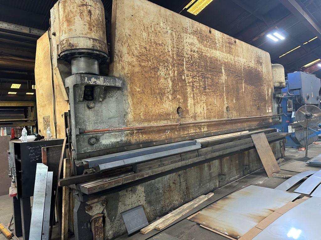600 Ton, Pacific #K600-26, hydraulic press brake, 26' overall, 24' 2" between housings, 1990 - Image 3