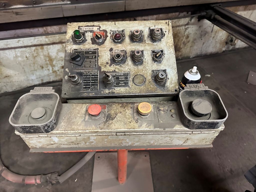 600 Ton, Pacific #K600-26, hydraulic press brake, 26' overall, 24' 2" between housings, 1990 - Image 7