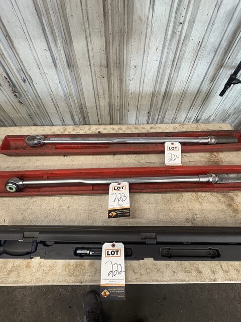 Heavy Duty Torque Wrench - Image 1