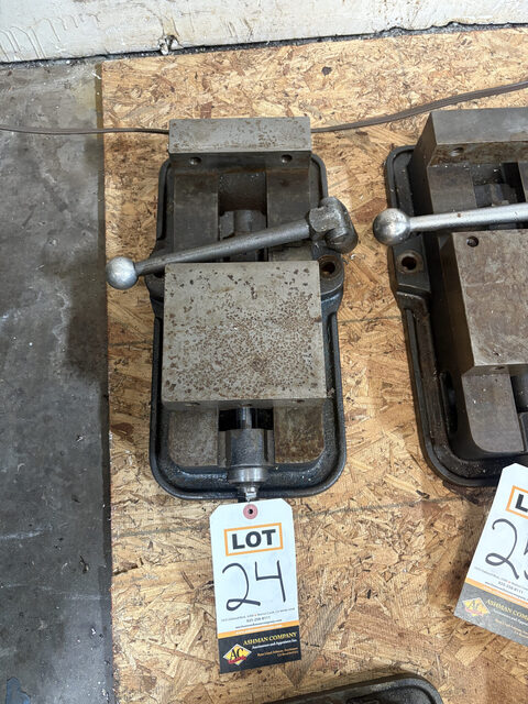 6" Kurt, heavy duty vise - Image 1