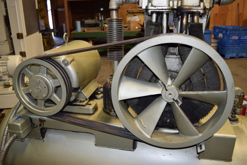 Quincy #340, Reciprocating Type Air Compressor, horizontal receiver tank-mounted, 10 HP, 208-220/440 Volt, 3PH - Image 4