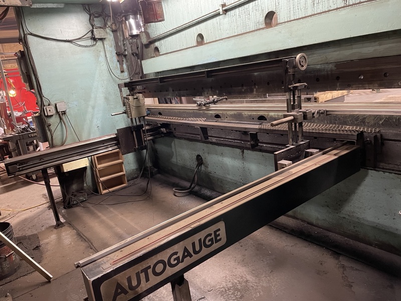 440 Ton, Cincinnati, Press Brake, 16' overall, 4' pit, automatic Back Gauge - Image 2