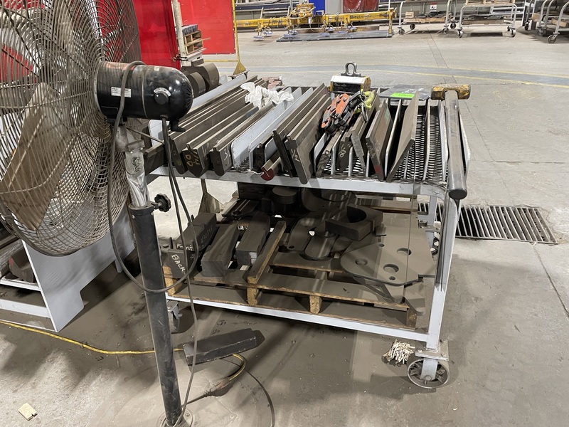 440 Ton, Cincinnati, Press Brake, 16' overall, 4' pit, automatic Back Gauge - Image 4