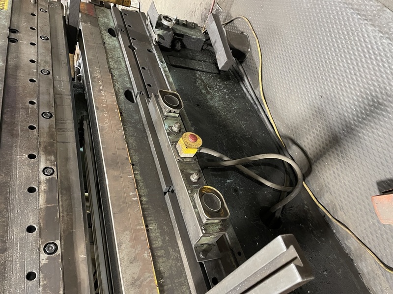 440 Ton, Cincinnati, Press Brake, 16' overall, 4' pit, automatic Back Gauge - Image 9