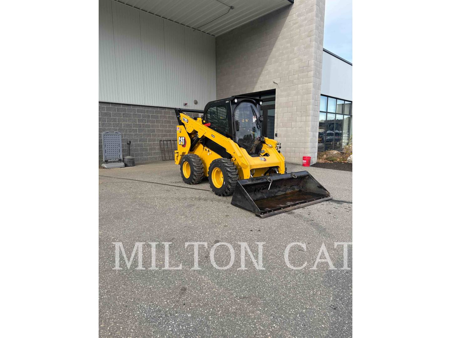 Cat 272D3XE, Skid Steer Loader, 857 hours, S/N: TY600356, 2024 - Image 2
