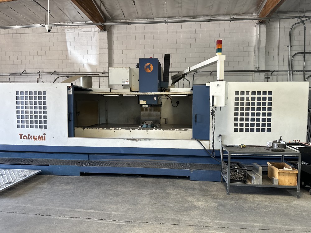 Takumi #V32, 30 automatic tool changer, 126" X, 40" Y, 30" Z, 10000 RPM, #50, 4-Axis, Fanuc Oi-MC - Image 1