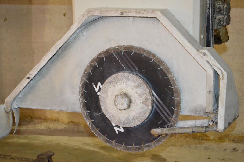 GMM #EURA-35-A-TI, 3-Axis Bridge Saw, 137.8" X, 131" Y, 12.6" Z, 24.61" max. blade diameter, 1.97" Arbor - Image 7
