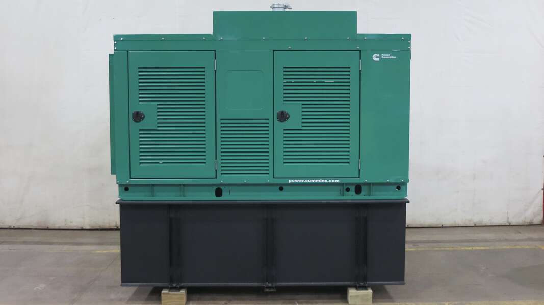 300 KW Cummins #DQDAC, diesel generator set, 120/208 Volts, 464 HP @ 1800 RPM, QSL9-G7 engine, EPA Tier 3 - Image 1
