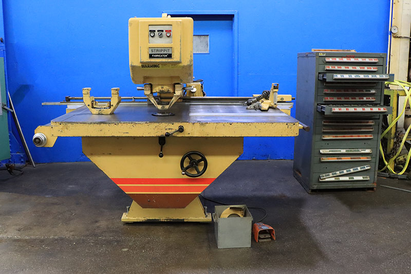 30 Ton, Strippit #Super-30/30, semi-auto single punch press, 30" throat, 72" x 48" table, misc. tooling, 1981 - Image 1
