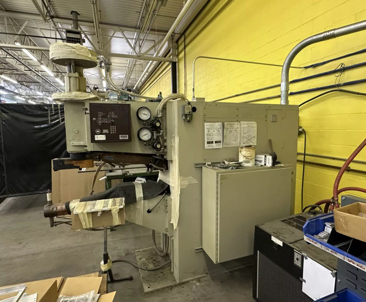 250 KVA Sciaky #PMCO4STK-250-36, press type spot welder, 36" throat,, 460/3/60V., Intertron MC302A Micro - Image 3