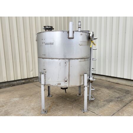 600 gallon Stainless Steel Industrial tank w/ ladder - Image 2