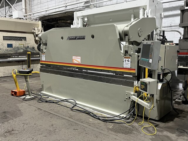 175 Ton, Accurpress #717512, CNC Hydraulic Press Brake, 12' bed/ram length, 124" between frames, 8" stroke - Image 2