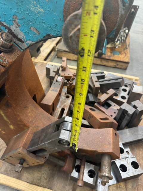 Lathe Steady Rest with Tooling Lot - Image 7