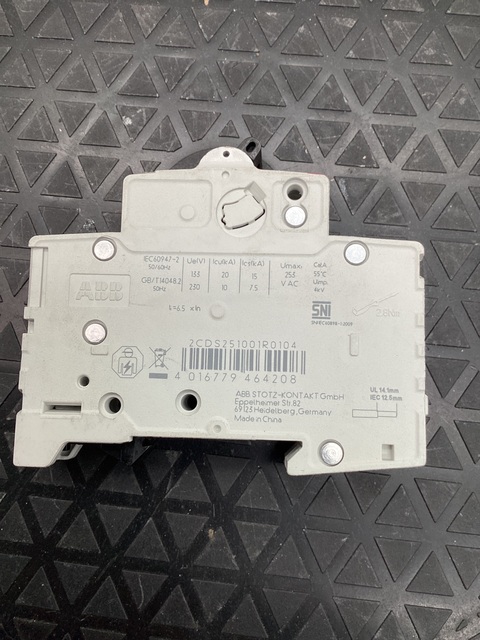 ABB #2CDS251001R0104, S201-C10 1P 10A 240V CIRCUIT BREAKER - Image 2
