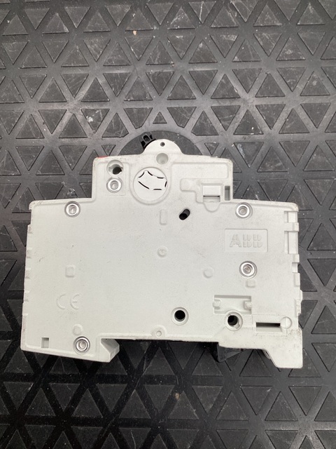 ABB #2CDS251001R0104, S201-C10 1P 10A 240V CIRCUIT BREAKER - Image 3