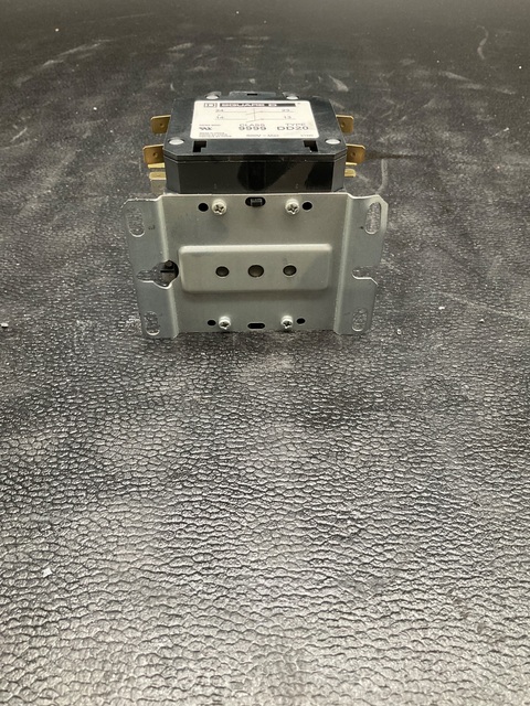 Square D #8910DPA33V02X20, 3P 30A CONTACTOR, NEW - Image 5
