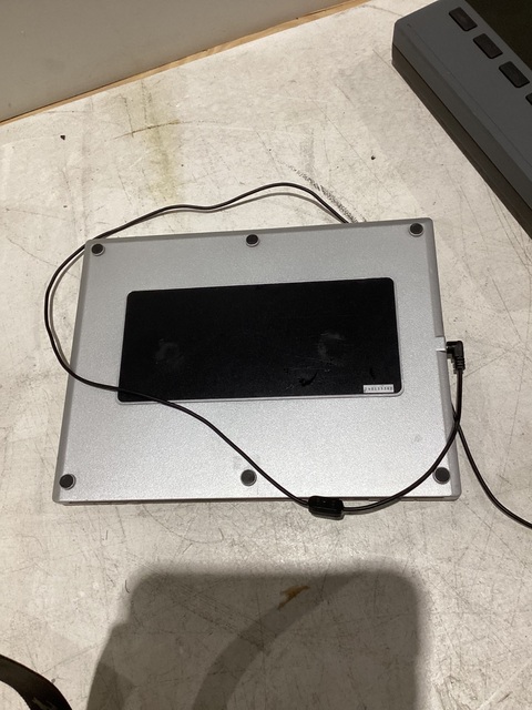 Targus 40139382 replacement part / accessory used - Image 3