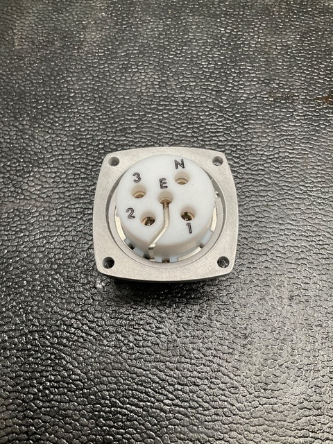 Meltric #09-28047-185, PNHT INLET 30A 277/480V METAL, NEW - Image 4