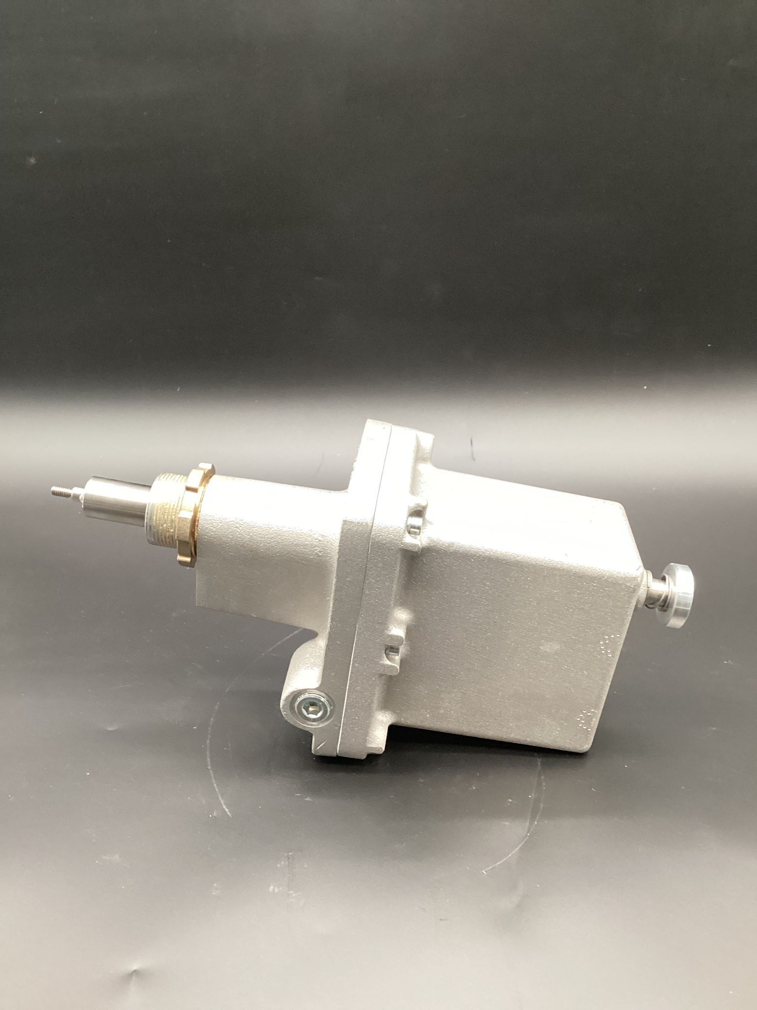 Rotork #MV-1010-D-1-0.05/100-0.09-1.375-TJ012, PNEUMATIC LINEAR ACTUATOR - Image 1