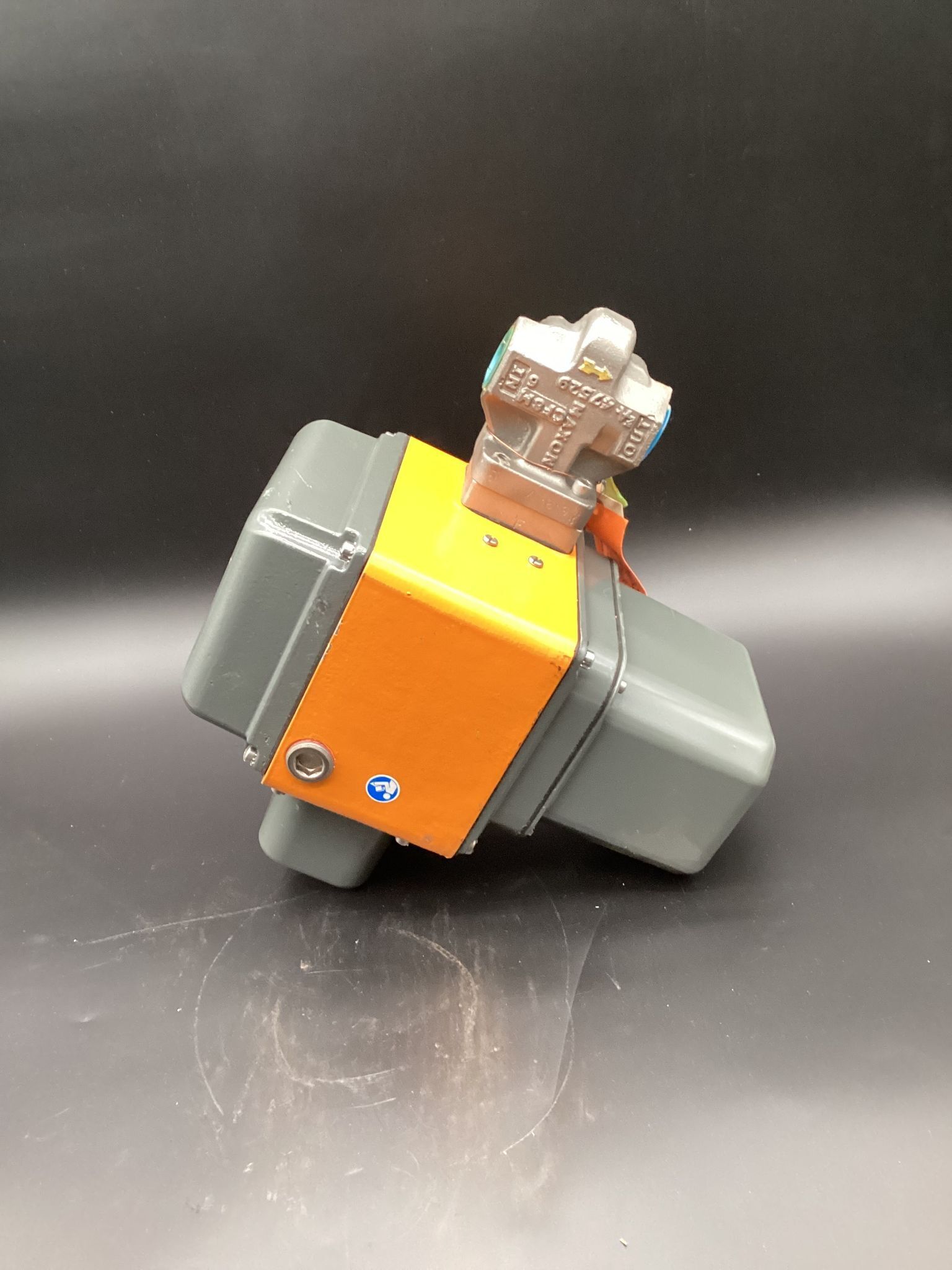Maxon #100SHA12-AB52-BB21B0, Electric Gas Shut-Off Valve - Image 1