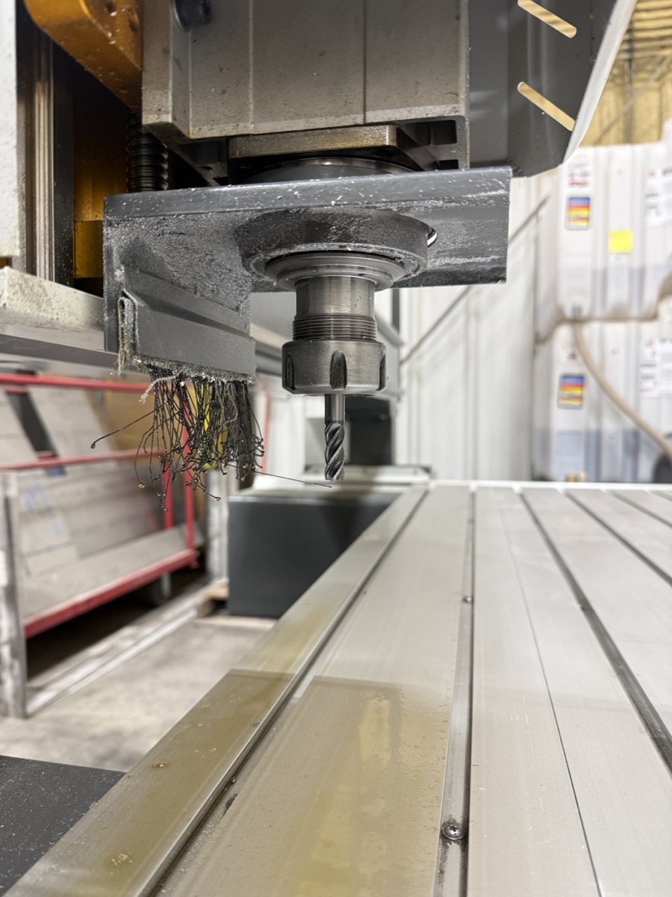 Haas #SR-3015, CNC Router, 118" x59" x7.1" travel, 10 HP, 18000 RPM, 8 tool, 5' x10' table, Haas CNC, dust - Image 8