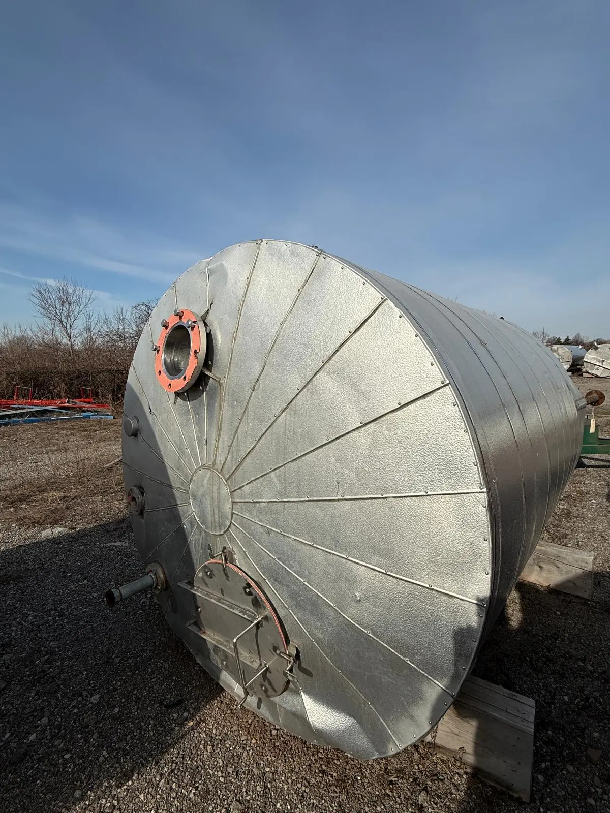 2800 gallon Vertical Stainless Steel Storage Tank, Insulated, 85" x 85" x 115", 3,500 LBS - Image 4