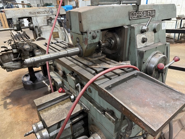 Correa #F1UA, Horizontal Milling Machine, ISO 40 Taper, 1060" x 280MM Table, 820x220x420MM - Image 5