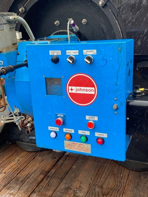 80 HP Williams & Davis, 15 psi, steam boiler, Stainless Steel feed water tank, Grundfos pump - Image 6